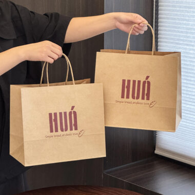 Eco-friendly takeaway kraft paper bags for commercial food packaging