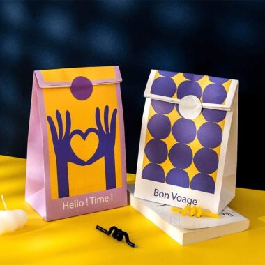 Colorful recyclable kraft paper bags for cafés and bakeries