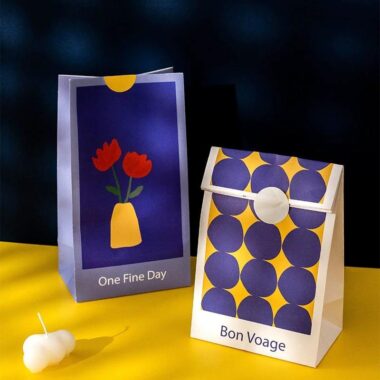 Colorful recyclable kraft paper bags for cafés and bakeries
