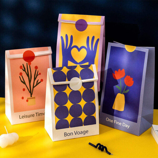 Colorful recyclable kraft paper bags for cafés and bakeries