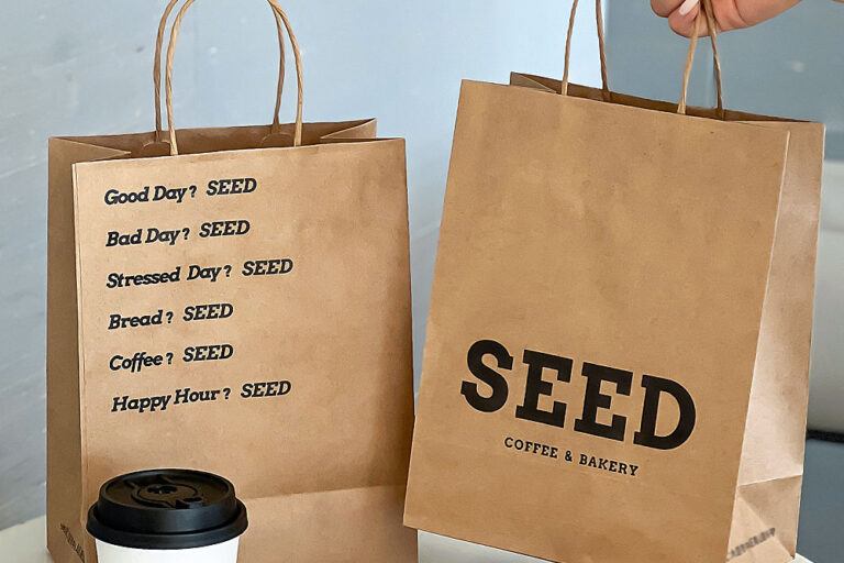 Eco-Friendly Kraft Paper Bags for Coffee & Juice Packaging (7) Kraft paper food bags for takeaway coffee and juice cups