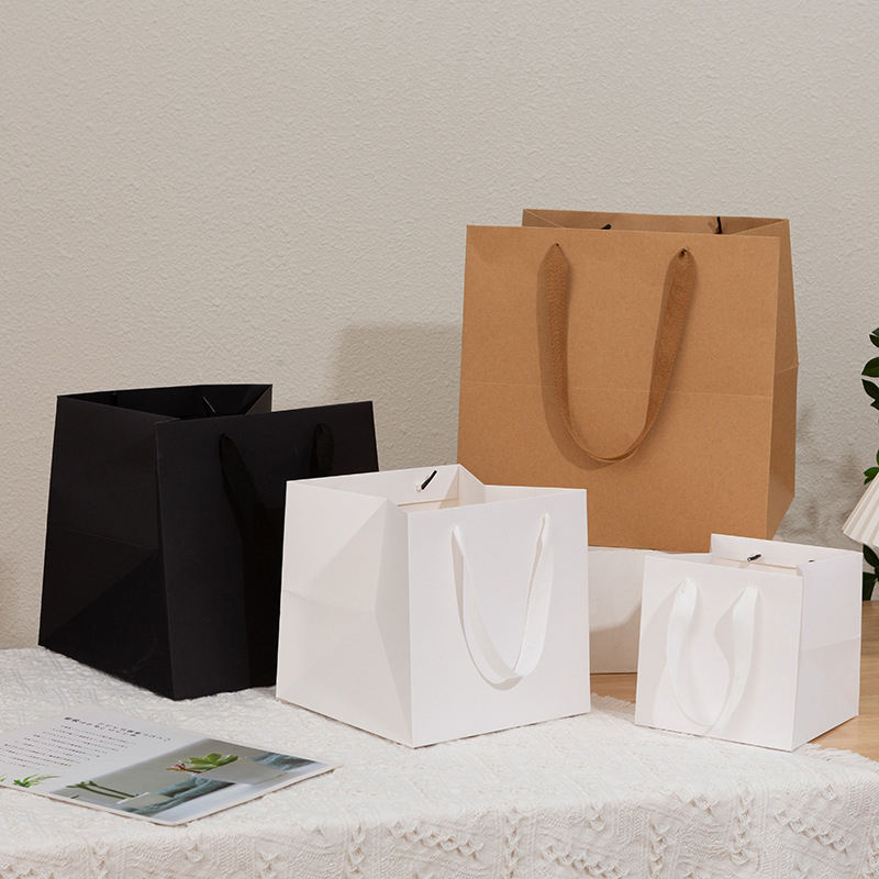 Multi-size kraft paper gift bags for retail and boutique packaging