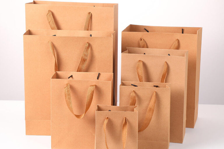 Multi-size kraft paper gift bags for retail and boutique packaging