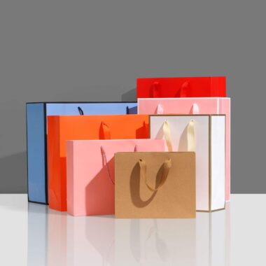 Eco-friendly thickened gift shopping paper bags for retail use