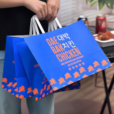 Food-grade oil-resistant kraft paper takeaway bags for snacks