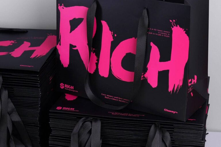 High-End Luxury Gift Shopping Paper Bags (5) Luxury gift shopping paper bags with ribbon handles and custom logos