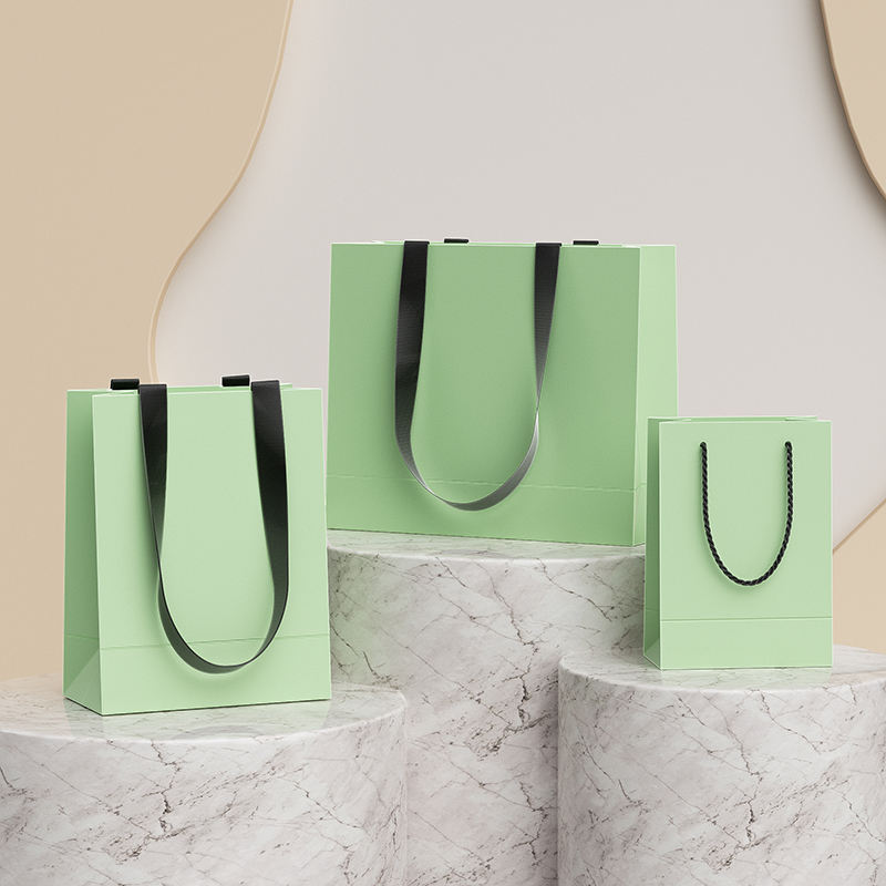 High-quality luxury gift shopping paper bags for premium retail