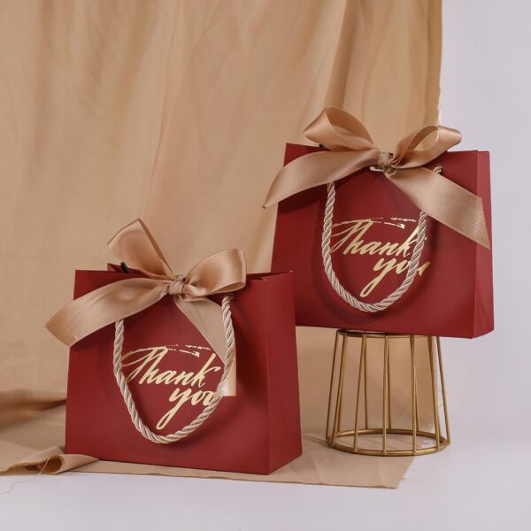 Wholesale custom gift paper bags for retail packaging