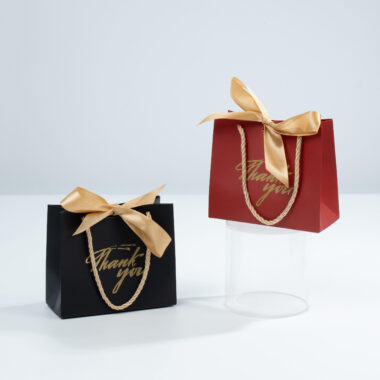 Wholesale custom gift paper bags for retail packaging