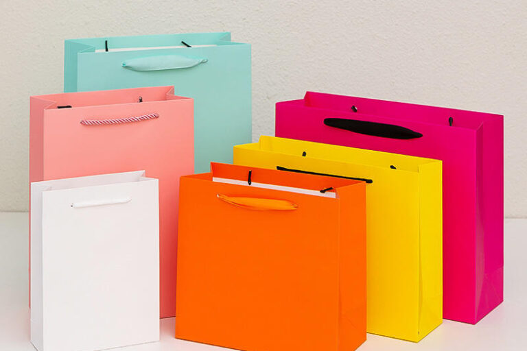 Luxury Craft Eco-Friendly Kraft Gift Shopping Paper Bags (7) Luxury eco-friendly kraft gift shopping paper bags for premium packaging