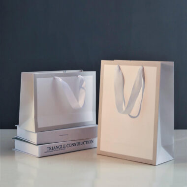 Luxury gift shopping paper bags for premium retail packaging