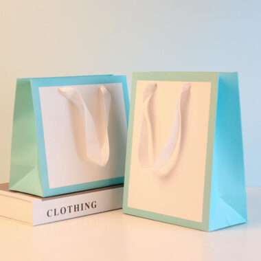 Luxury gift shopping paper bags for premium retail packaging