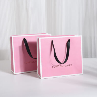 Custom printed luxury shopping paper bags for clothing brands