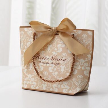 High-quality colorful printed gift paper bags for boutiques