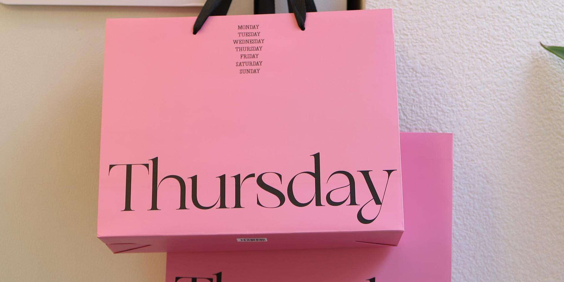 High-quality shopping paper bags for shoes and apparel brands