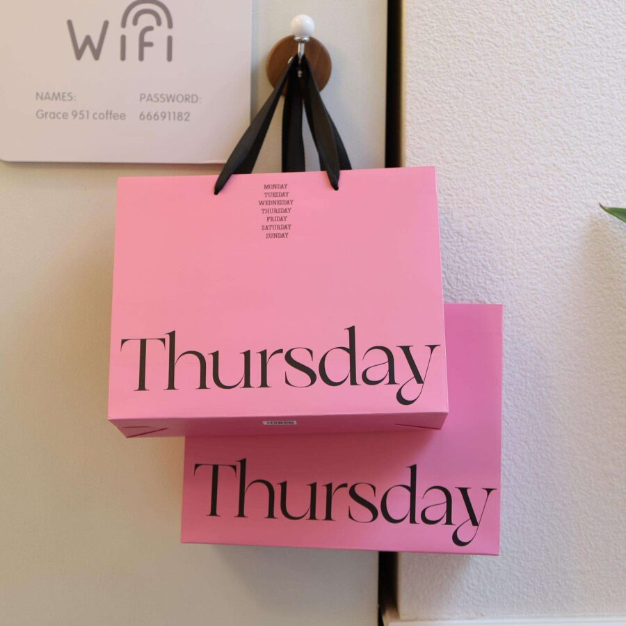 High-quality shopping paper bags for shoes and apparel brands