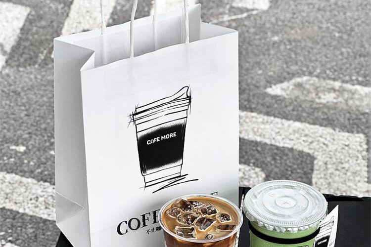 Recyclable Kraft Paper Bags with Handles for Takeaway (3) Durable eco-friendly kraft paper bags with handles