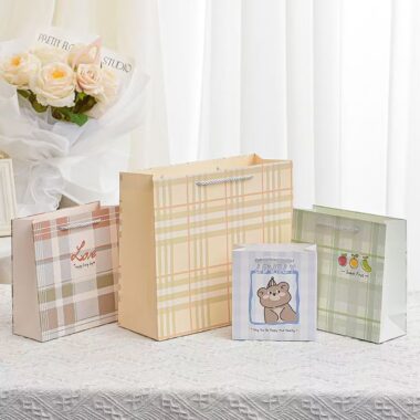 Cartoon birthday handle gift paper bags