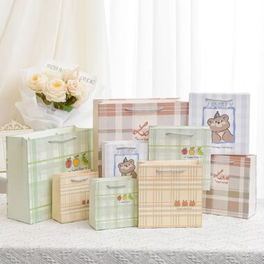Cartoon birthday handle gift paper bags