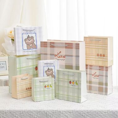Cartoon birthday handle gift paper bags