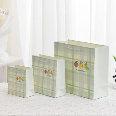 Cartoon birthday handle gift paper bags