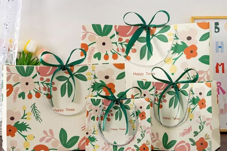 Cartoon floral shopping and gift paper bags