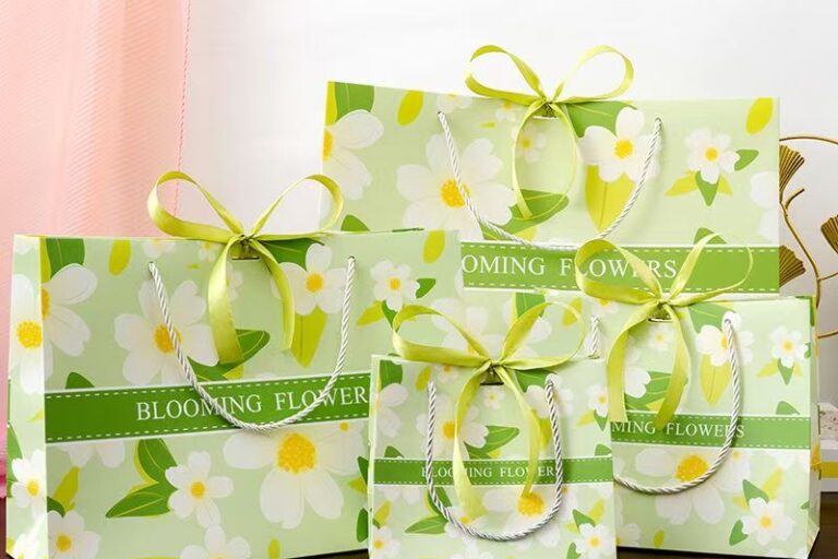 Fashion artistic green floral gift paper bags