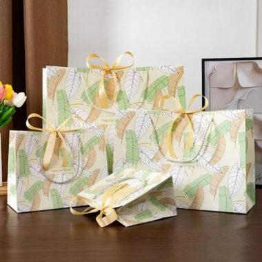 Minimal green leaf shopping and gift paper bags