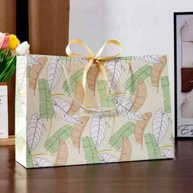 Minimal green leaf shopping and gift paper bags