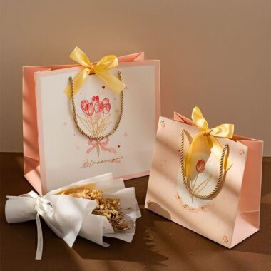 Minimal floral gift paper bags