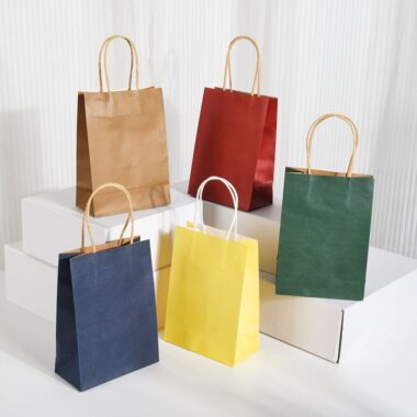 Color handle kraft paper bags for takeaway packaging