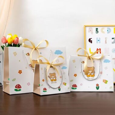 Cartoon teddy bear kids handle gift paper bags